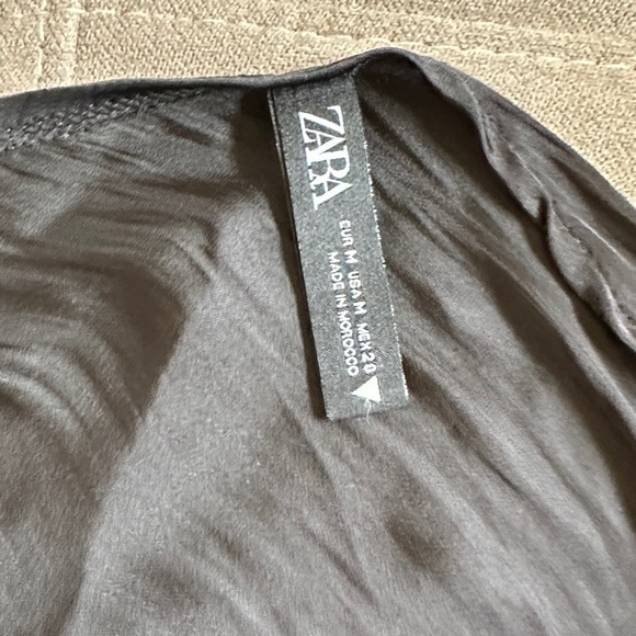 Zara Elegant Black Ruched Top - Picture 7 of 7